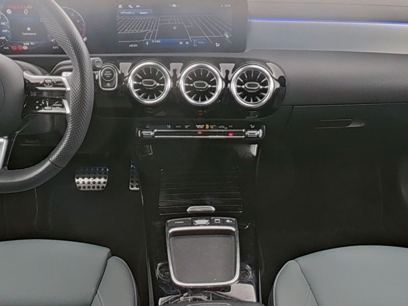 Mercedes-Benz CLA 200 2024