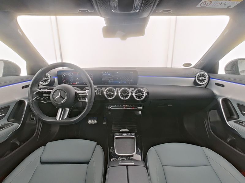 Mercedes-Benz CLA 200 2024