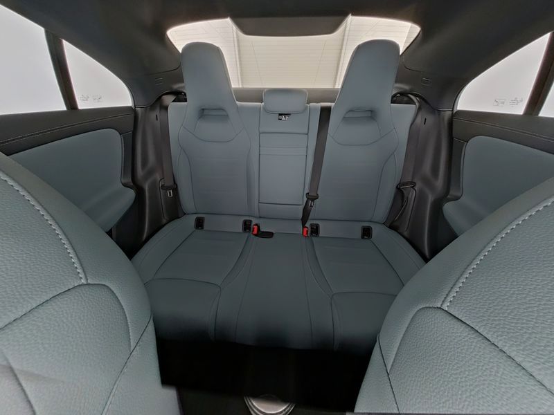 Mercedes-Benz CLA 200 2024