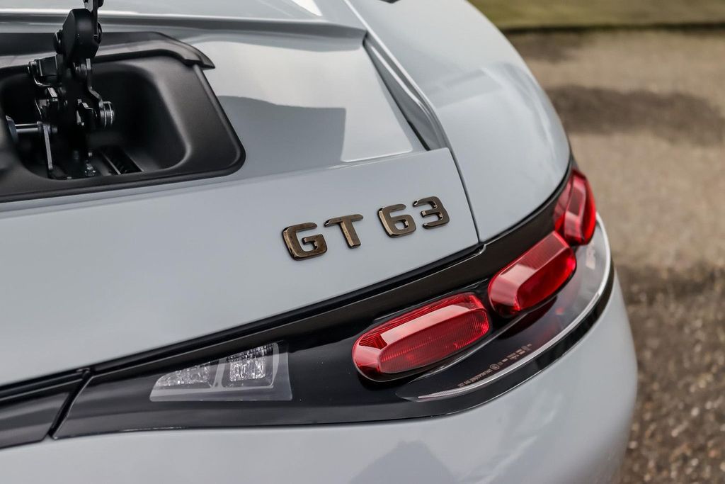 Mercedes-Benz AMG GT 2025