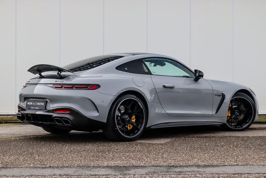 Mercedes-Benz AMG GT 2025