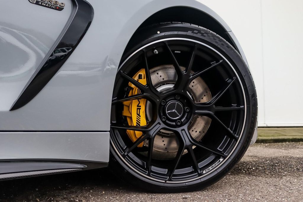 Mercedes-Benz AMG GT 2025