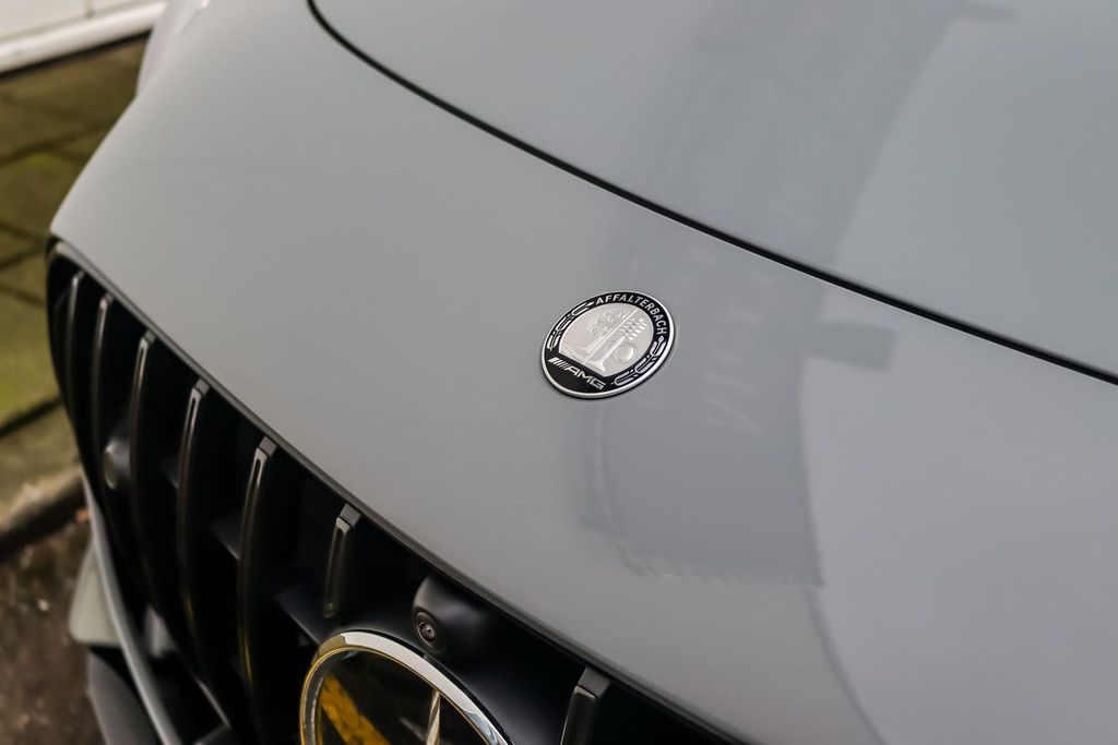 Mercedes-Benz AMG GT 2025