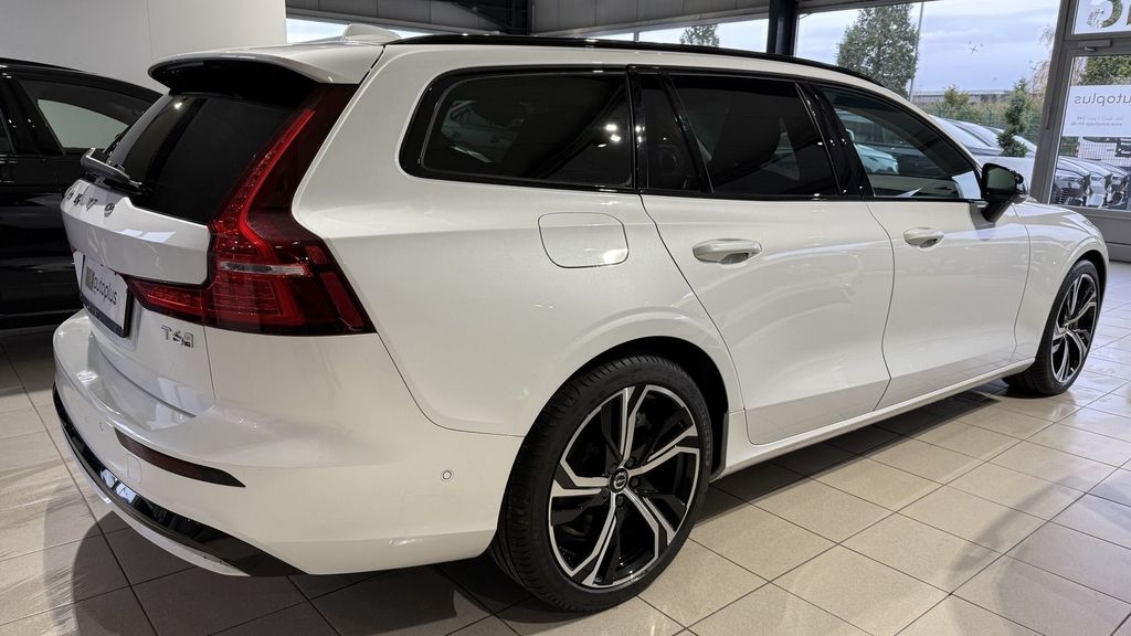 Volvo V60 2024