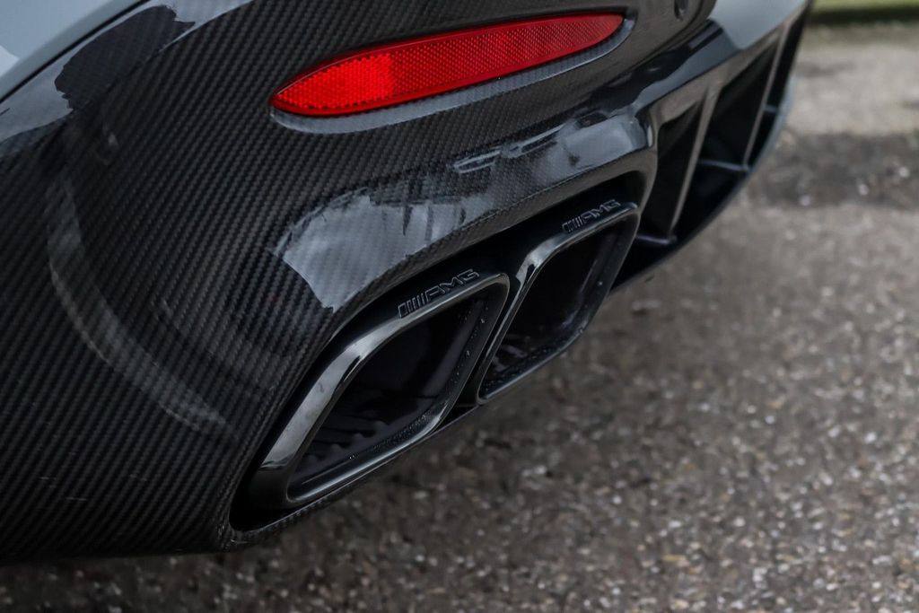 Mercedes-Benz AMG GT 2025