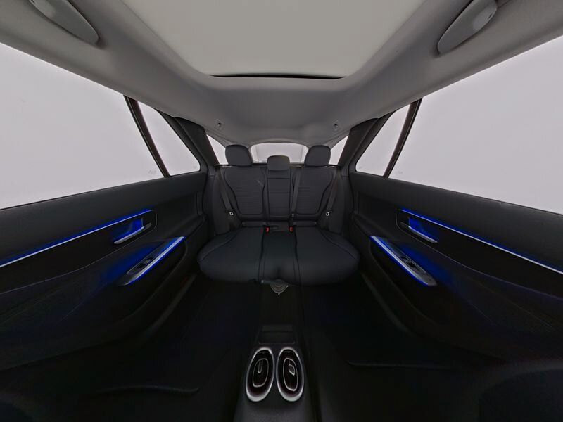 Mercedes-Benz C 300 2025