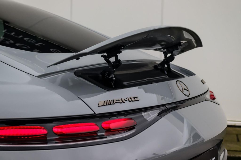Mercedes-Benz AMG GT 2025