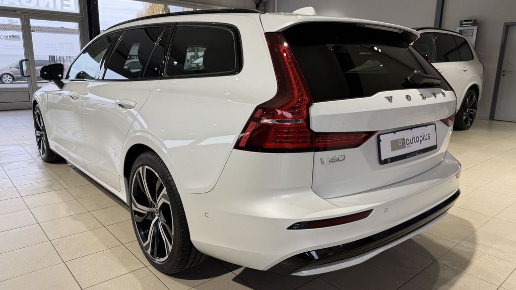 Volvo V60 2024