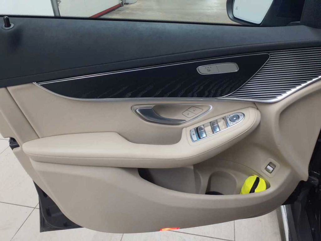 Mercedes-Benz EQC 2022