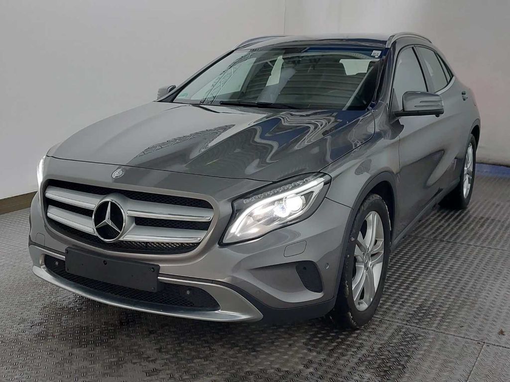 Mercedes-Benz GLA 220 2015