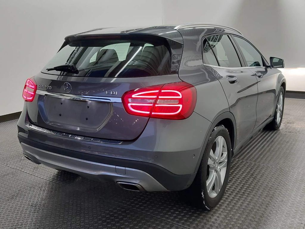 Mercedes-Benz GLA 220 2015