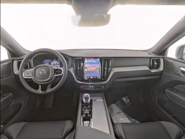 Volvo XC60 2025