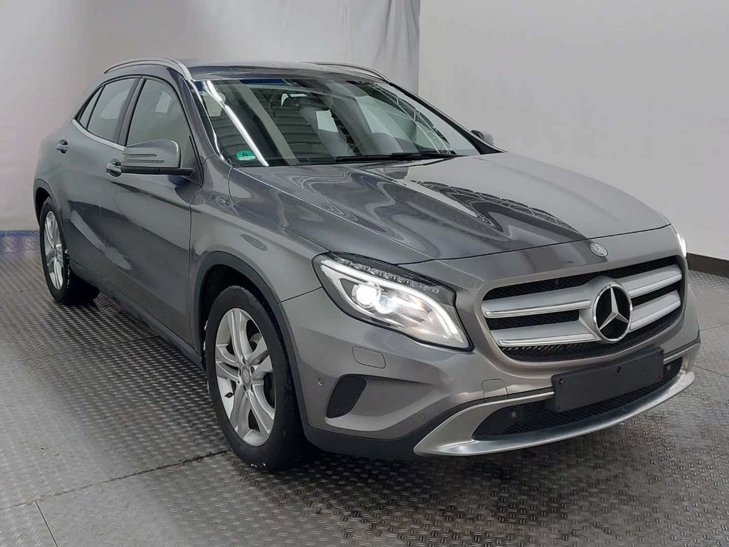 Mercedes-Benz GLA 220 2015