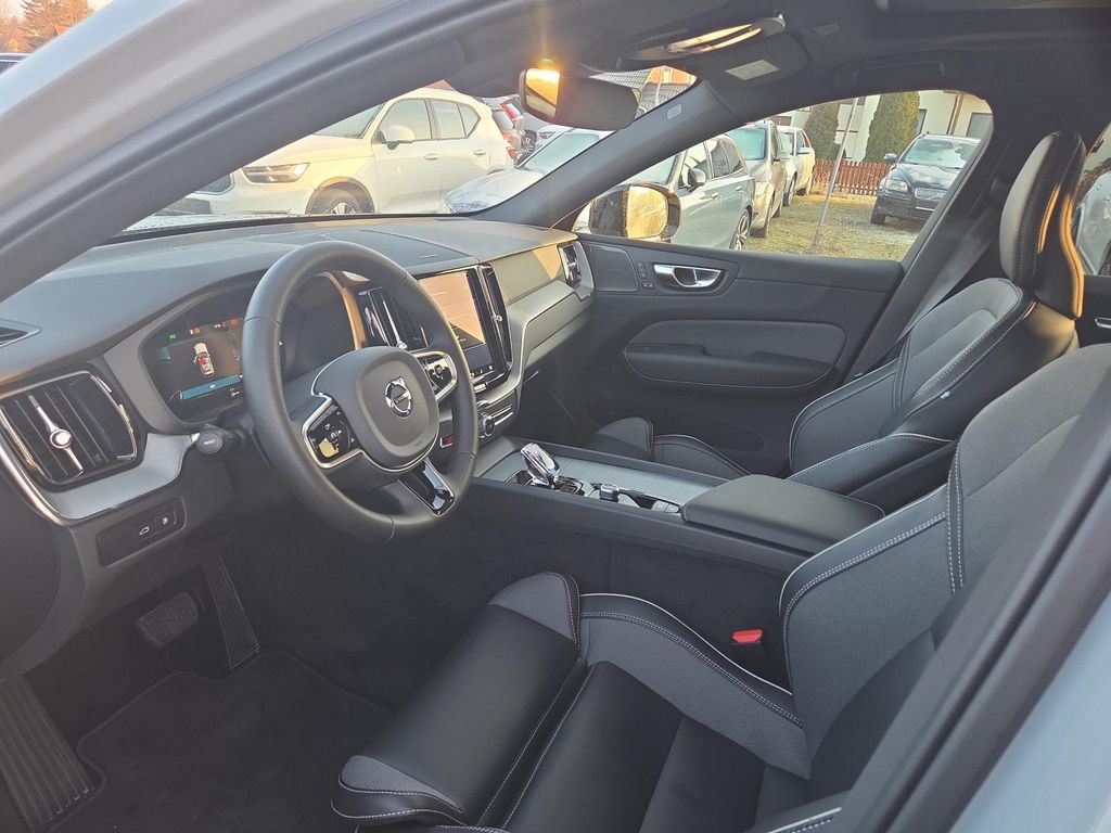Volvo XC60 2025
