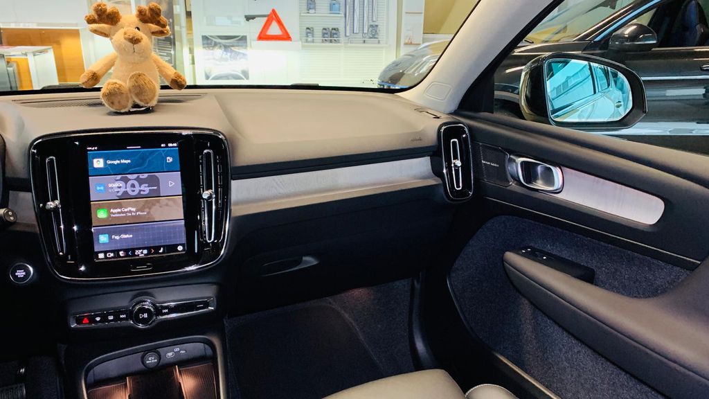 Volvo XC40 2025