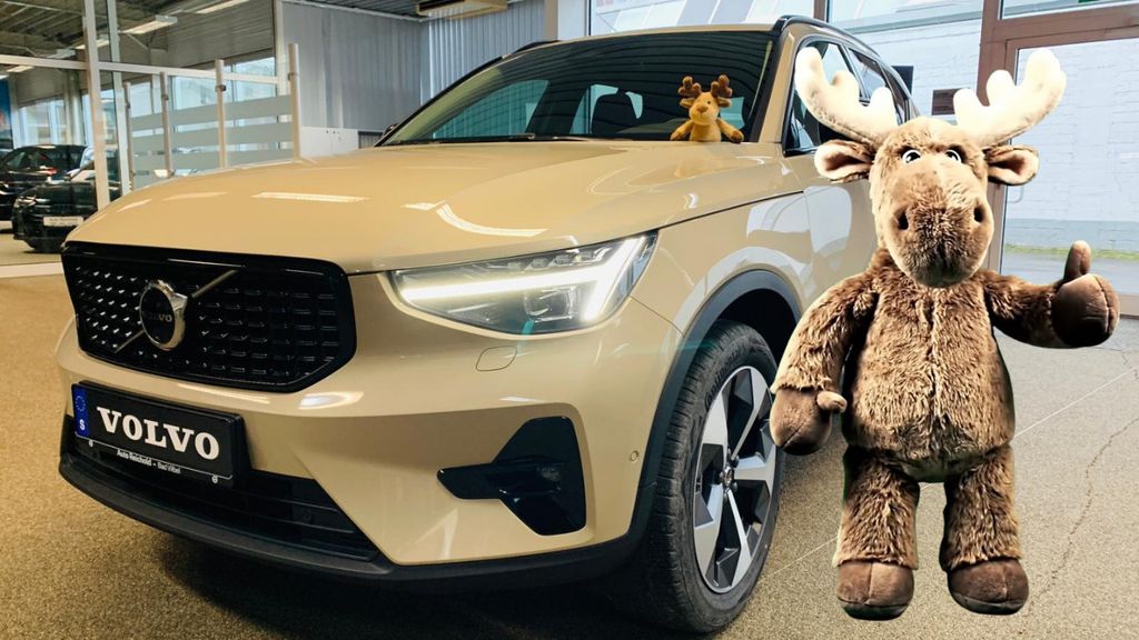 Volvo XC40 2025