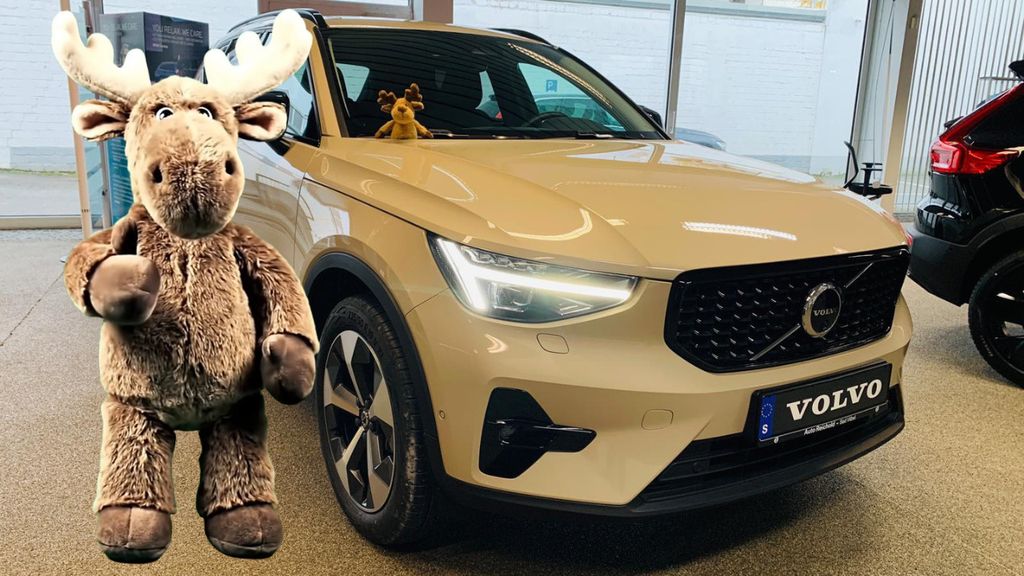 Volvo XC40 2025