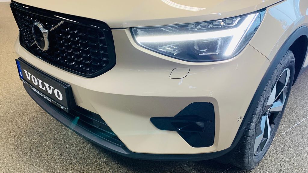 Volvo XC40 2025