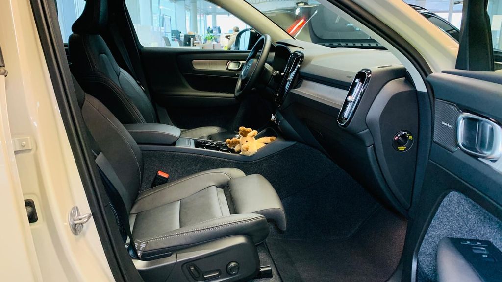 Volvo XC40 2025