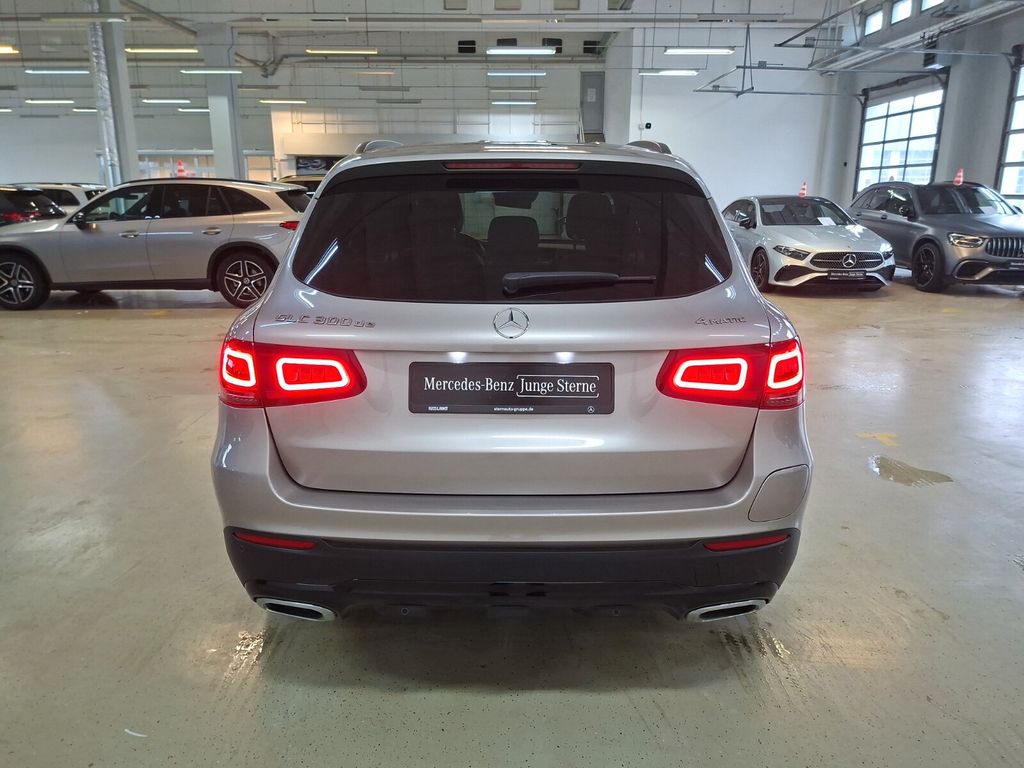 Mercedes-Benz GLC 300 2021