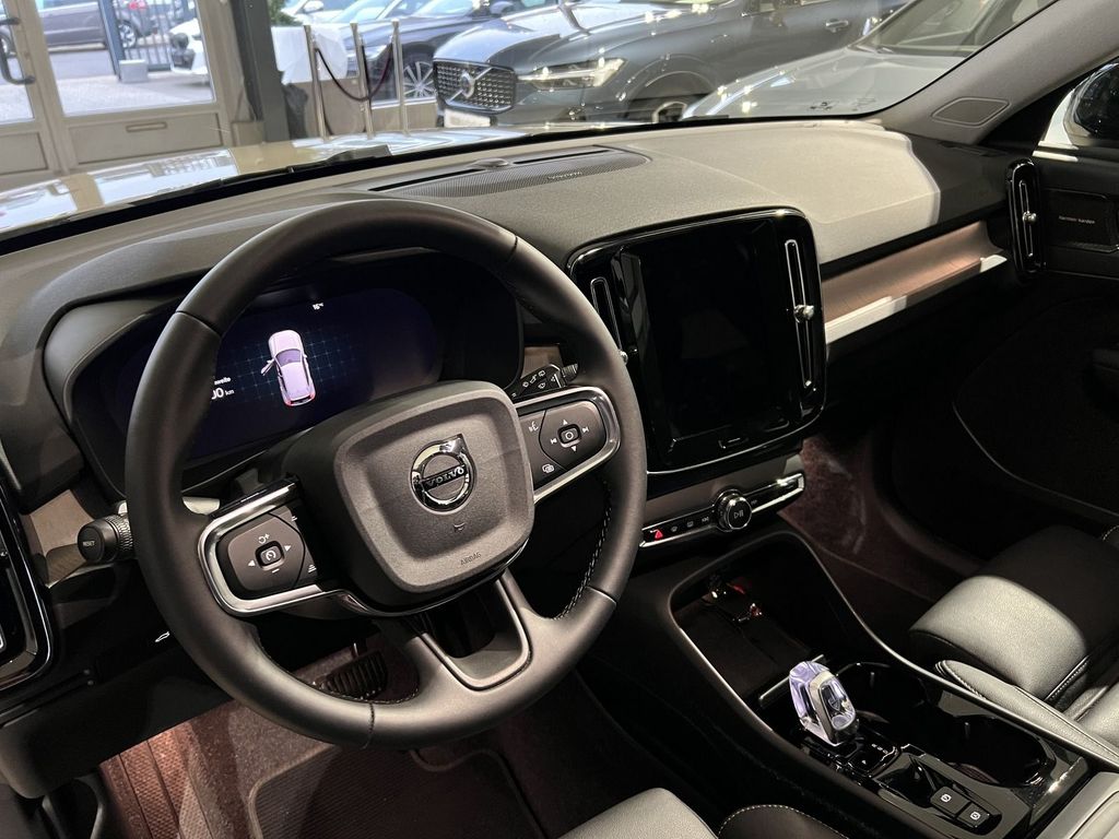 Volvo XC40 2024