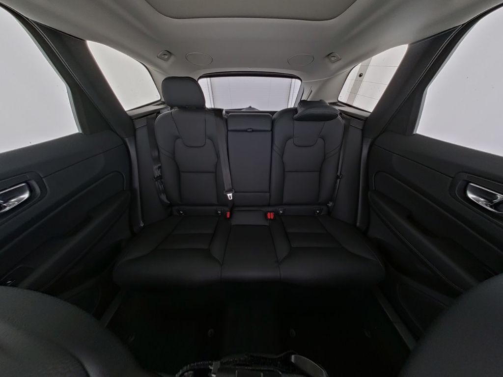Volvo XC60 2025