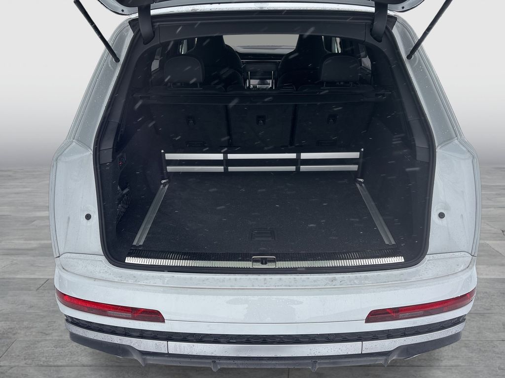 Audi SQ7 2025