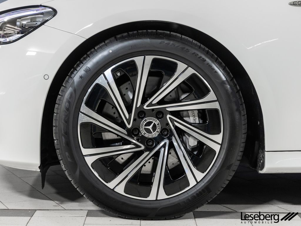 Mercedes-Benz E 300 2025