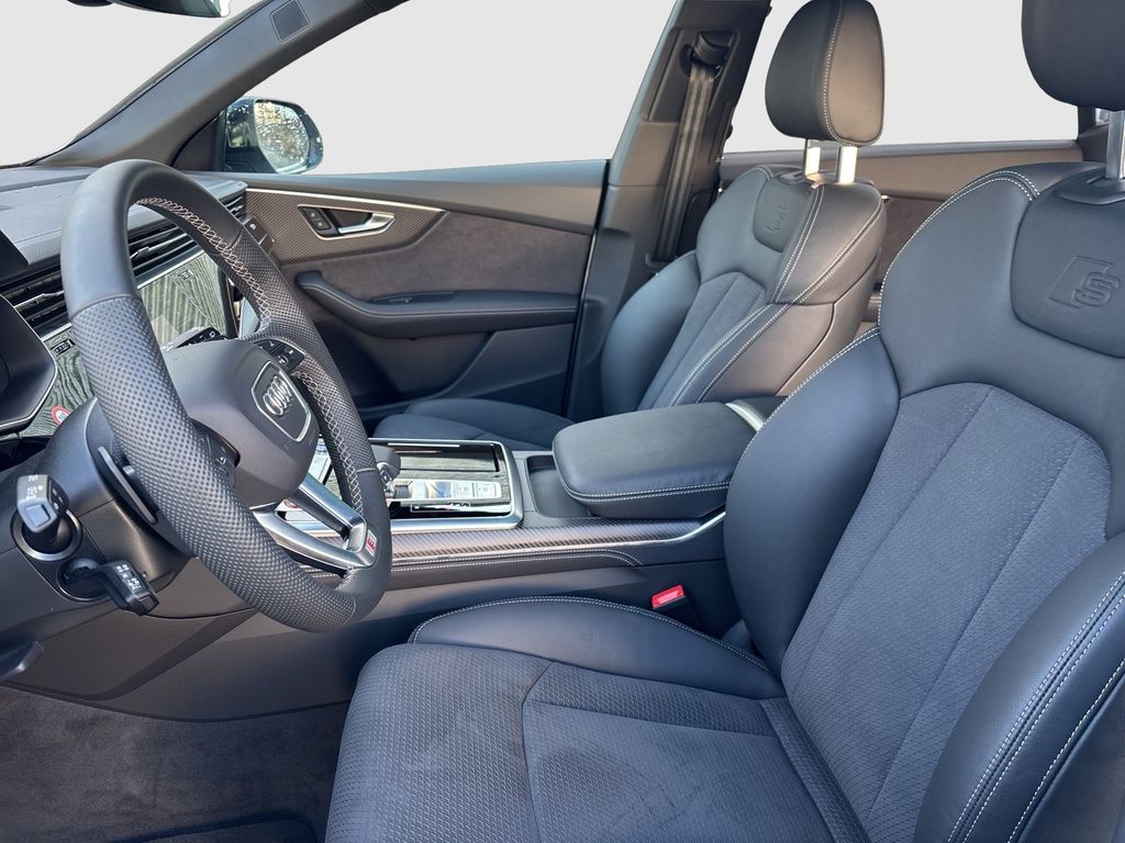 Audi SQ8 2025