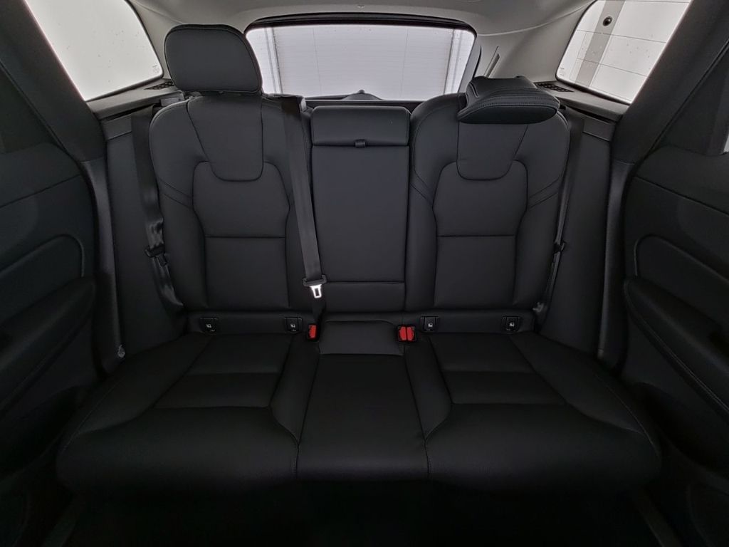 Volvo XC60 2025