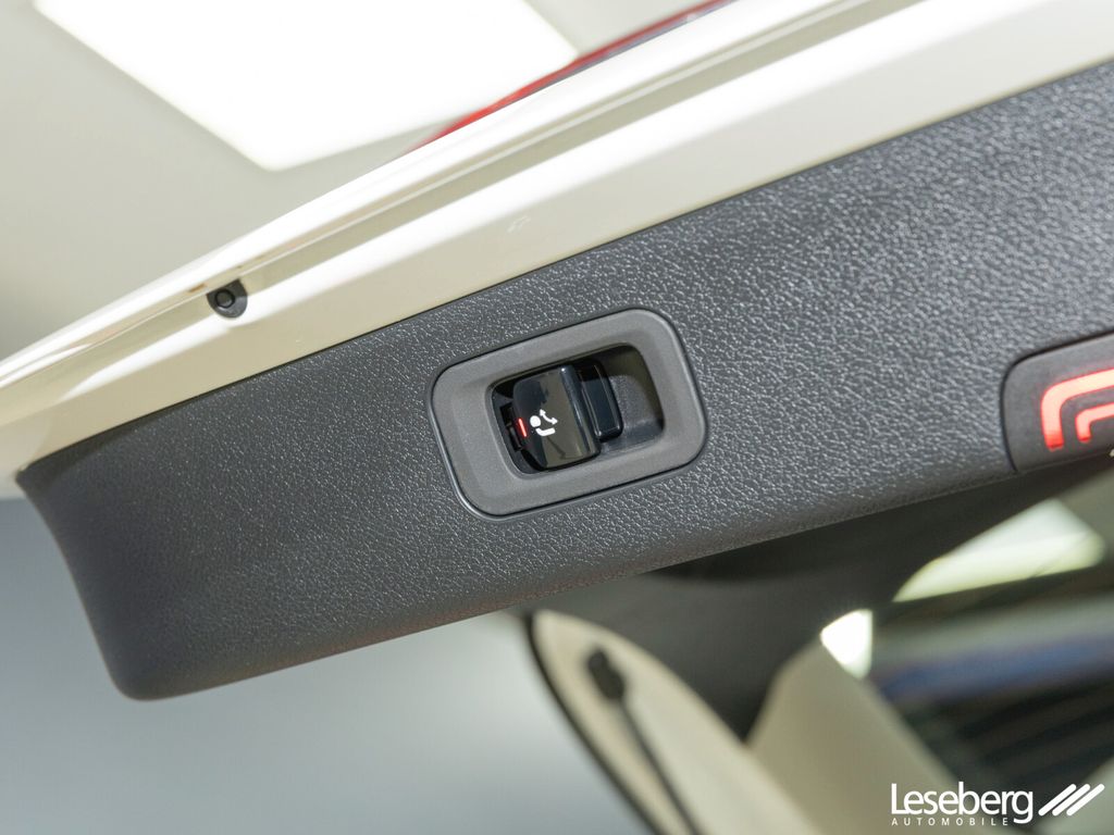 Mercedes-Benz E 300 2025