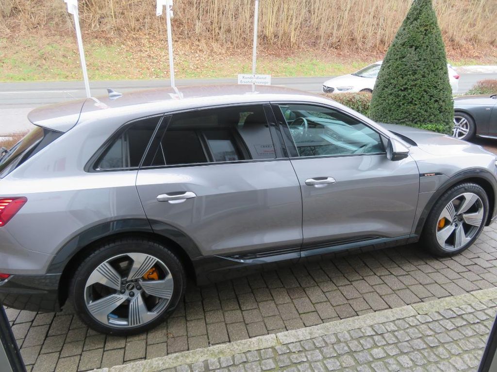 Audi e-tron 2022