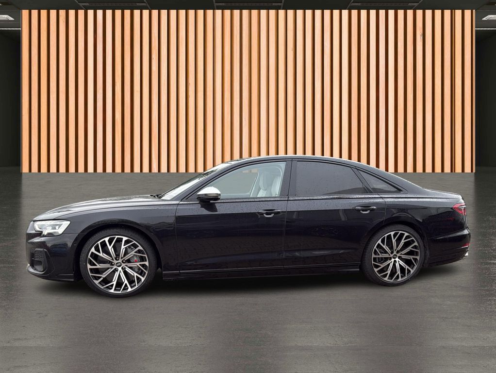 Audi S8