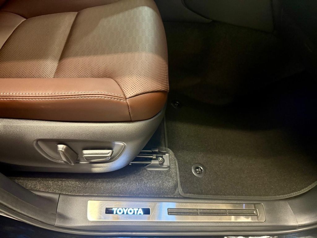 Toyota Land Cruiser 2025