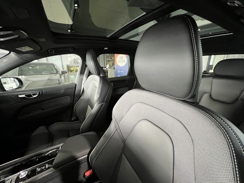 Volvo XC60 2025