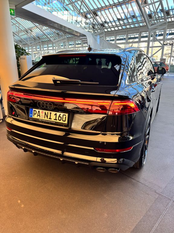 Audi SQ8 2024