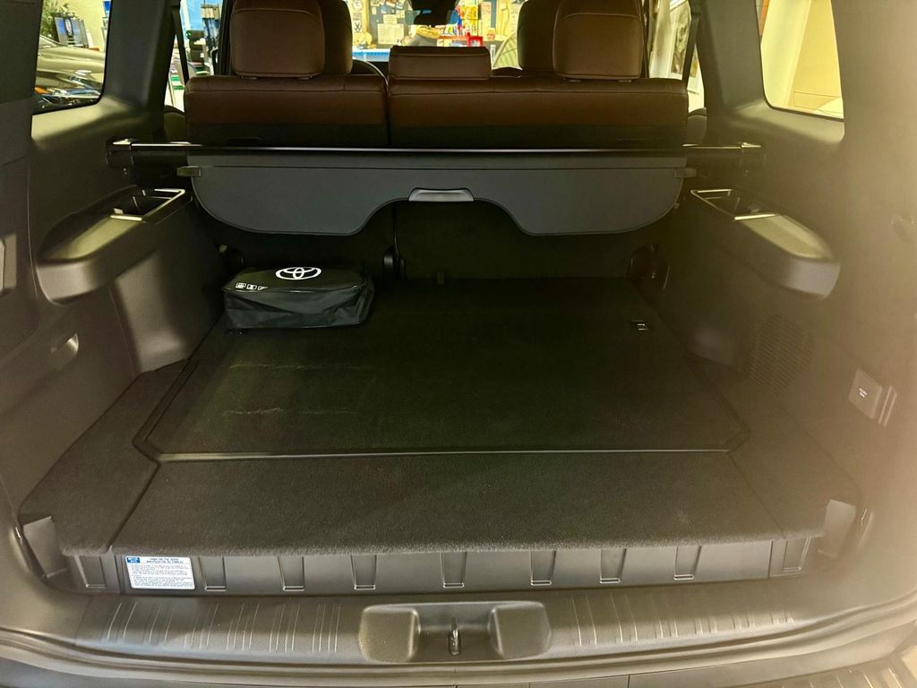 Toyota Land Cruiser 2025