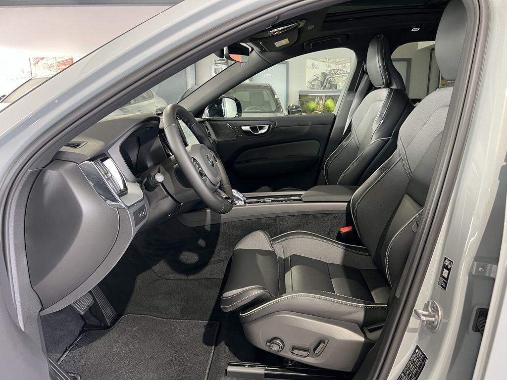 Volvo XC60 2025