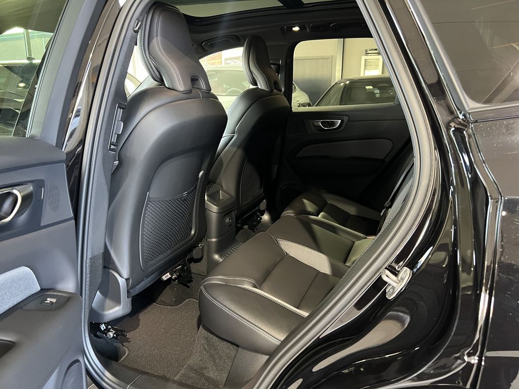 Volvo XC60 2025