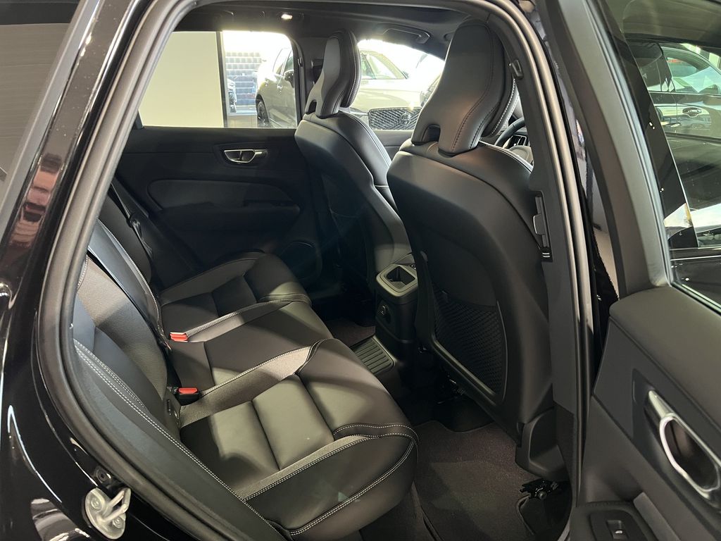 Volvo XC60 2025