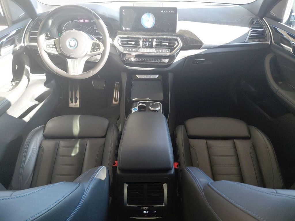 BMW iX3 2023