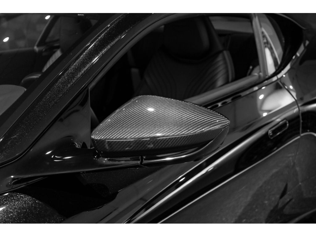 Aston Martin DB11 2018