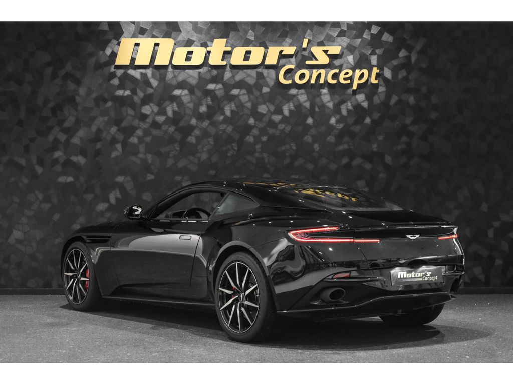 Aston Martin DB11 2018