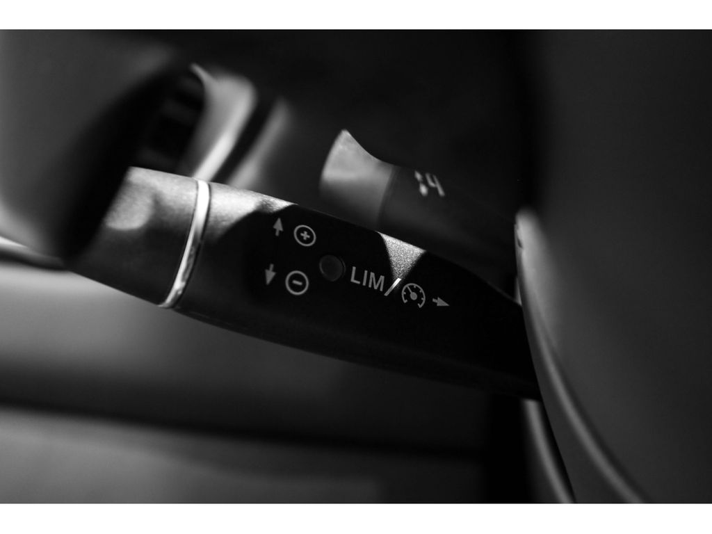 Aston Martin DB11 2018