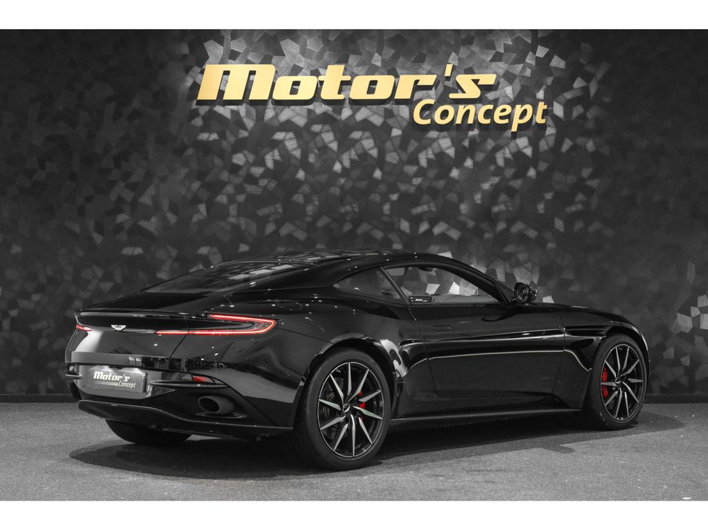 Aston Martin DB11 2018