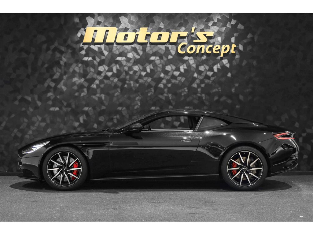 Aston Martin DB11 2018