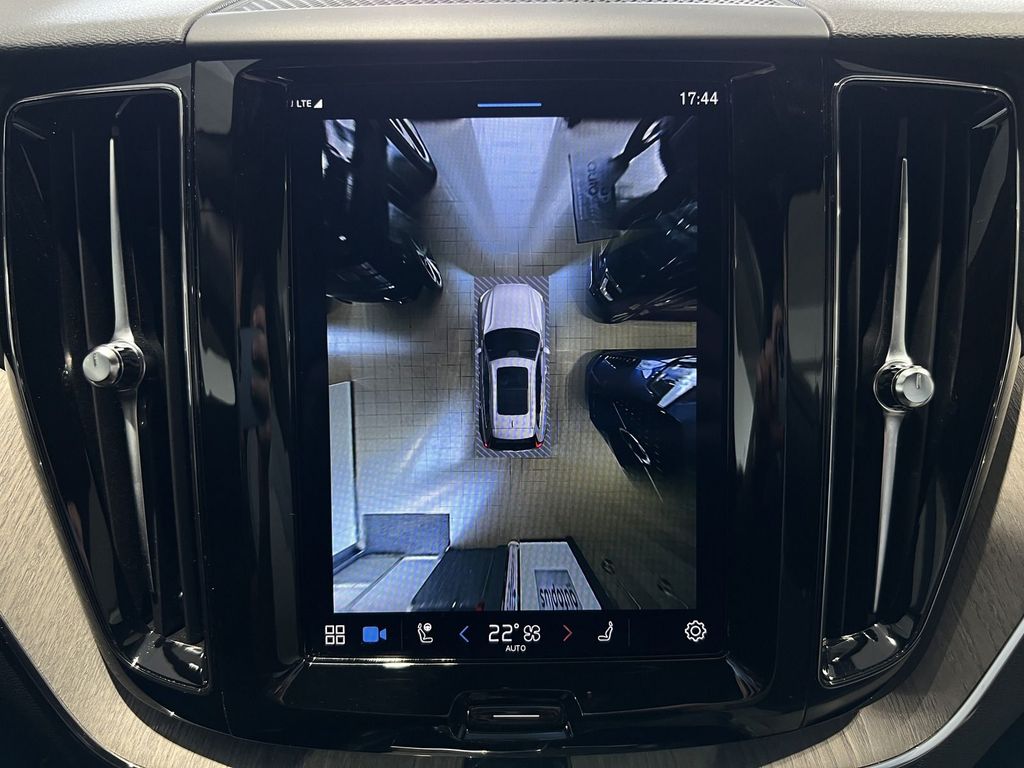 Volvo XC60 2022