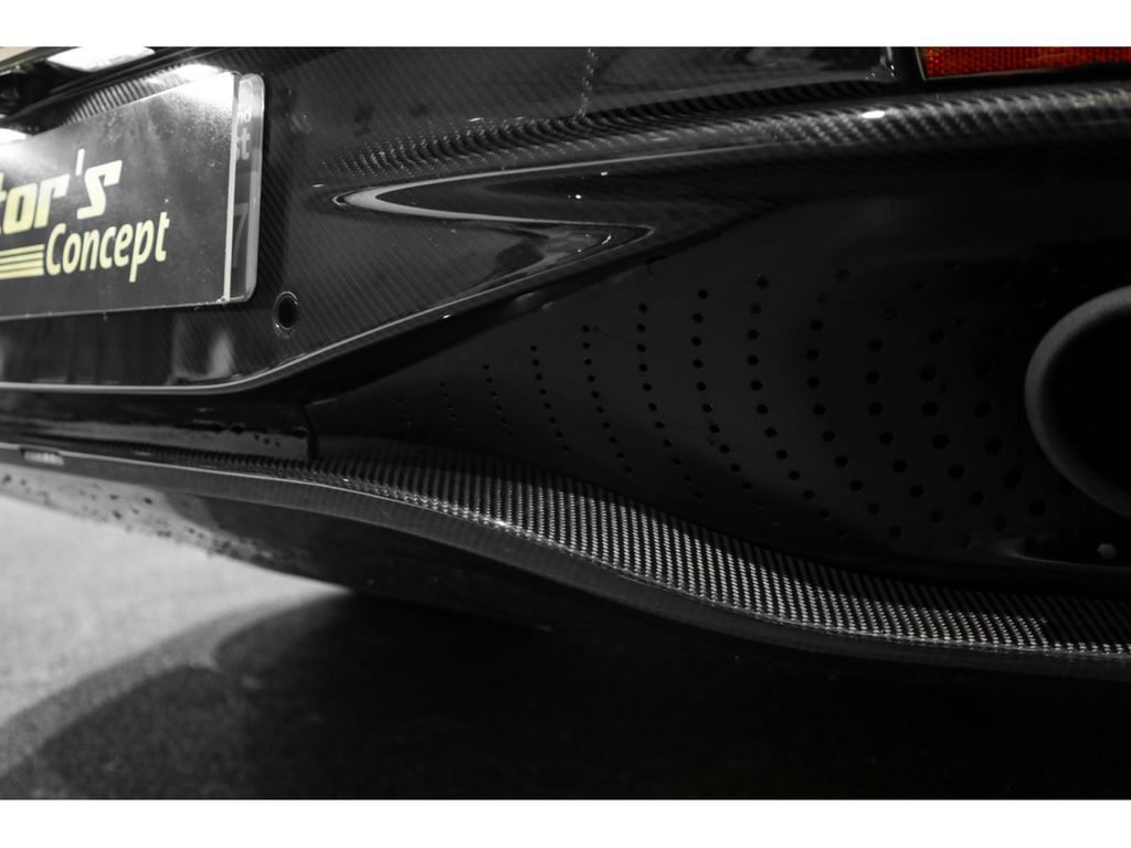 Aston Martin DB11 2018