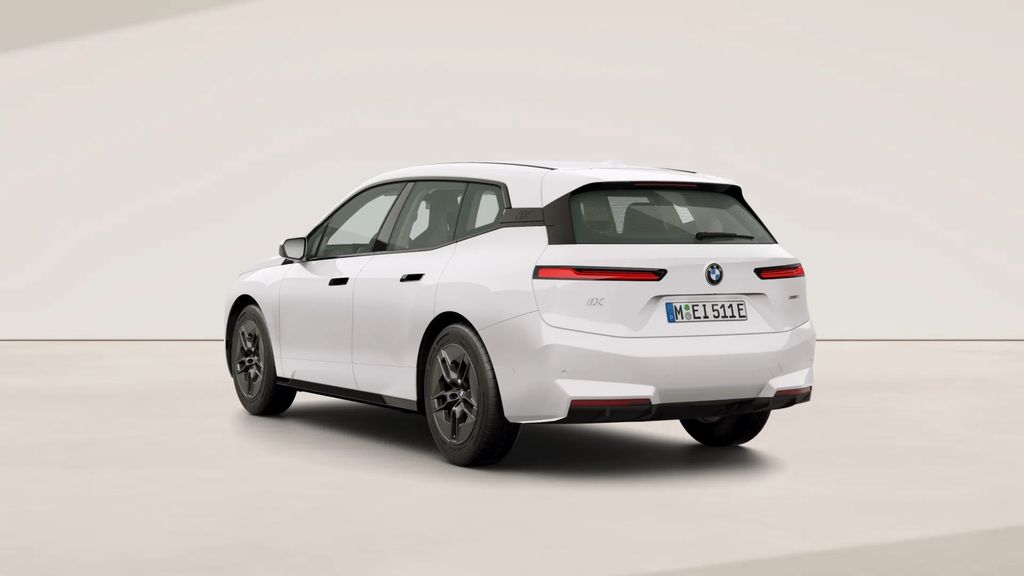 BMW iX