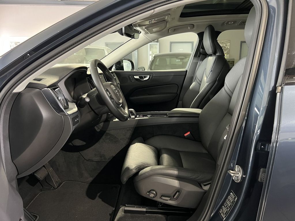 Volvo XC60 2025
